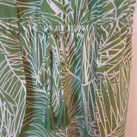Lost + Wander women's Tropical Green Leaf Romper Size S - Picture 4 of 7
